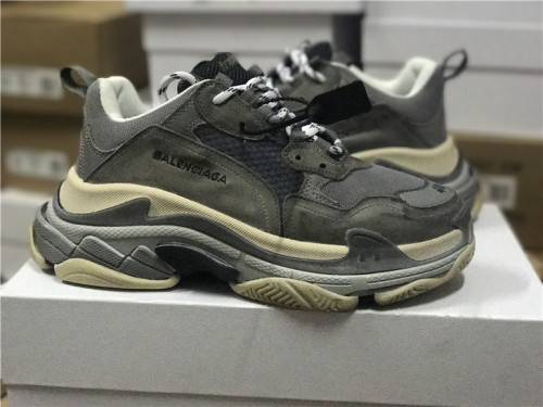 Balenciaga Triple S Carbon Grey（7-12 work day deliver）