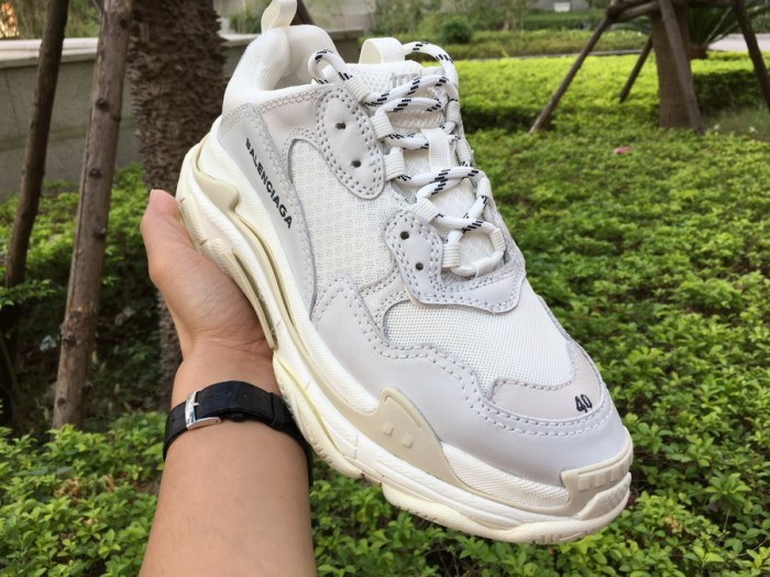 Balenciaga Triple S Beige（7-12 work day deliver）