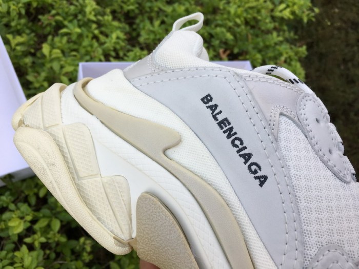 Balenciaga Triple S Beige（7-12 work day deliver）