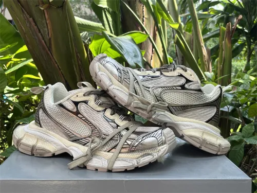 Balenciaga 10 3XL（7-12 work day deliver）
