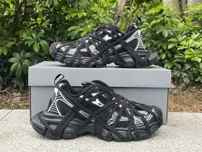 Balenciaga 10 3XL black and white straps（7-12 work day deliver）