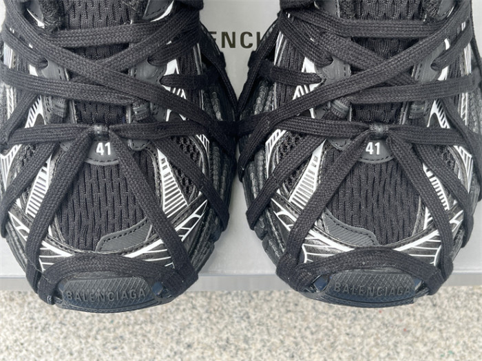 Balenciaga 10 3XL black and white straps（7-12 work day deliver）