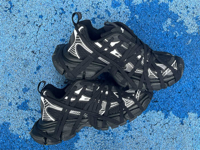 Balenciaga 10 3XL black and white straps（7-12 work day deliver）