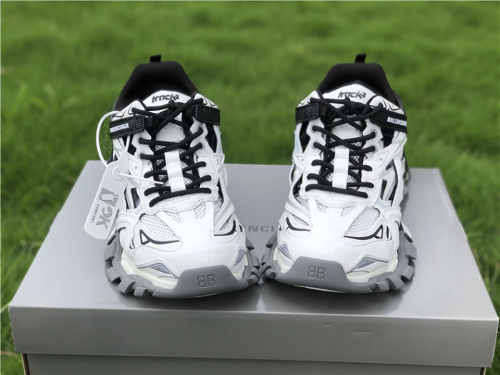 Balenciaga four generations of white and black color matching（7-12 work day deliver）