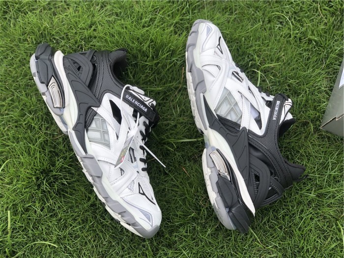 Balenciaga four generations of white and black color matching（7-12 work day deliver）