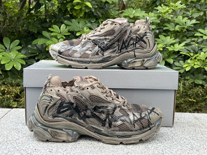 Balenciaga 7.0 high top gold graffiti（7-12 work day deliver）