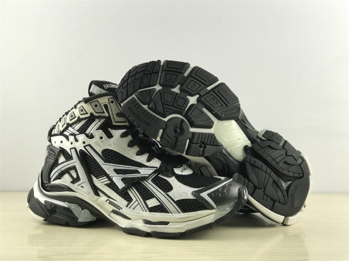 Balenciaga 7.0 high top white and black（7-12 work day deliver）