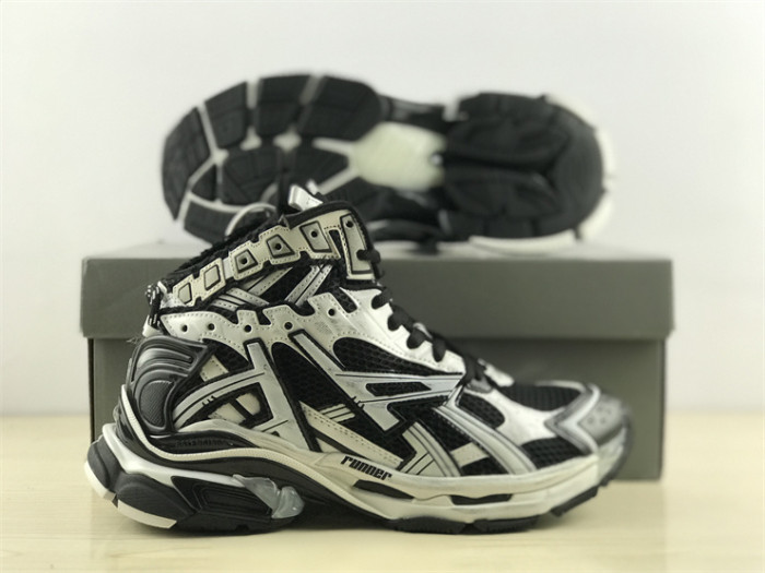 Balenciaga 7.0 high top white and black（7-12 work day deliver）