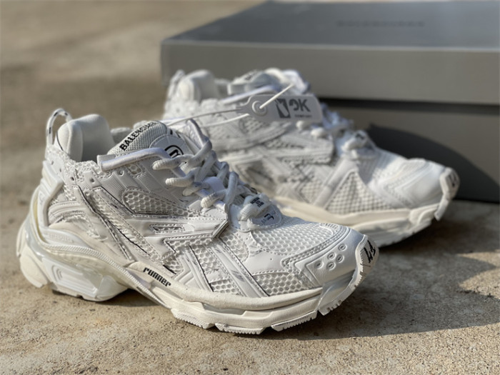 Balenciaga Sneaker pure white color（7-12 work day deliver）