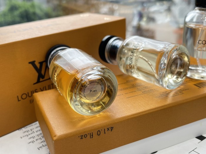 D114：Louis Vuitton 4-Piece 30ml Eau de Parfum Gift Set (4×30ml)