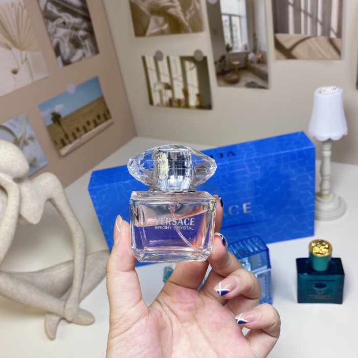 D111：Versace 4-Piece 30ml Fragrance Gift Set (4×30ml)