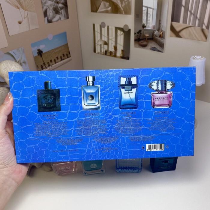 D111：Versace 4-Piece 30ml Fragrance Gift Set (4×30ml)