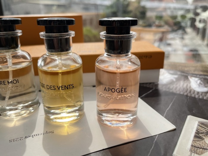 D114：Louis Vuitton 4-Piece 30ml Eau de Parfum Gift Set (4×30ml)