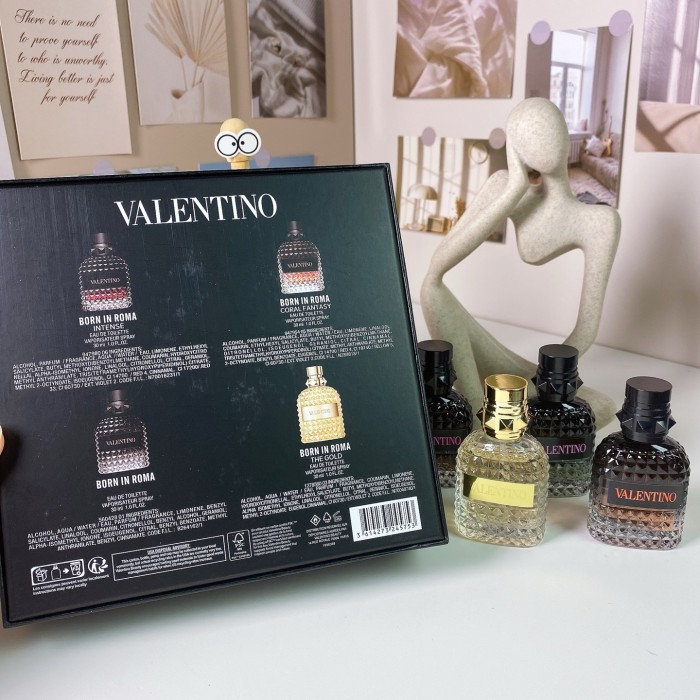D112：Valentino Uomo Born in Roma 4-Piece 30ml Fragrance Gift Set (4×30ml)