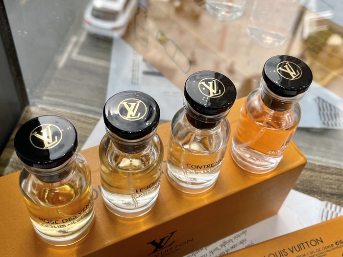 D114：Louis Vuitton 4-Piece 30ml Eau de Parfum Gift Set (4×30ml)