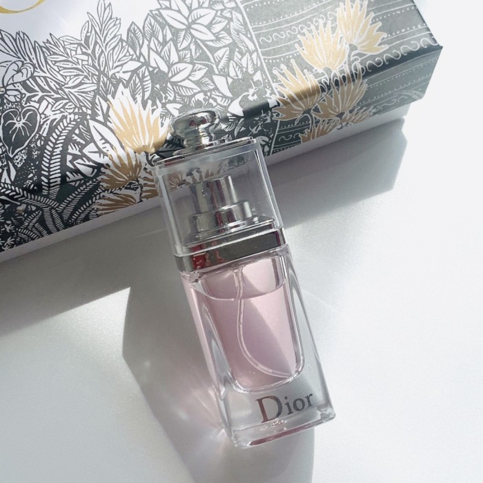 D107：DIOR Women’s Mini Perfume Gift Set 4 x 30ml