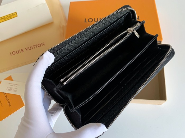 Q08：Louis Vuitton Zippy Wallet Damier Graphite Canvas