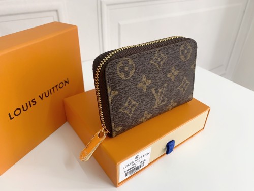 Q13：Louis Vuitton Zippy Coin Purse – Monogram Canvas