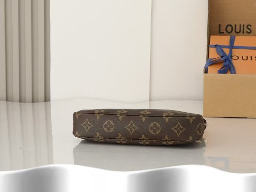 Q15：Louis Vuitton Multi Pochette Accessoires(Without box and chain)