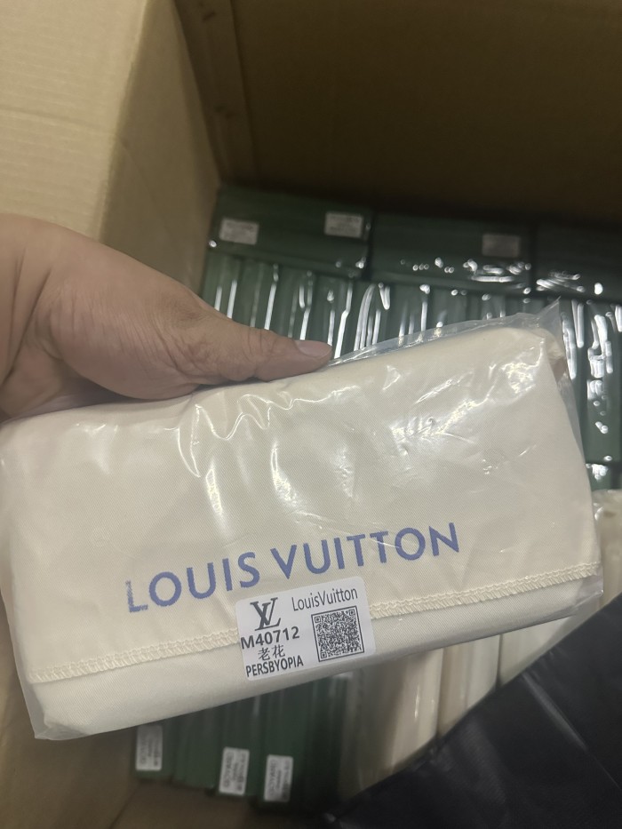 Q15：Louis Vuitton Multi Pochette Accessoires(Without box and chain)