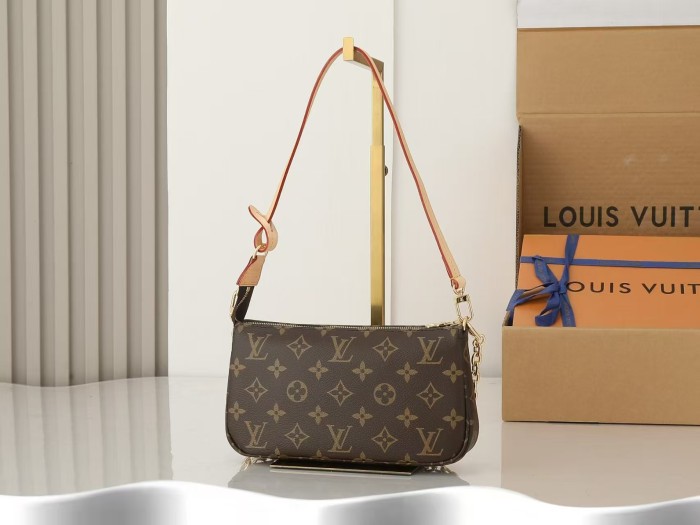 Q15：Louis Vuitton Multi Pochette Accessoires(Without box and chain)
