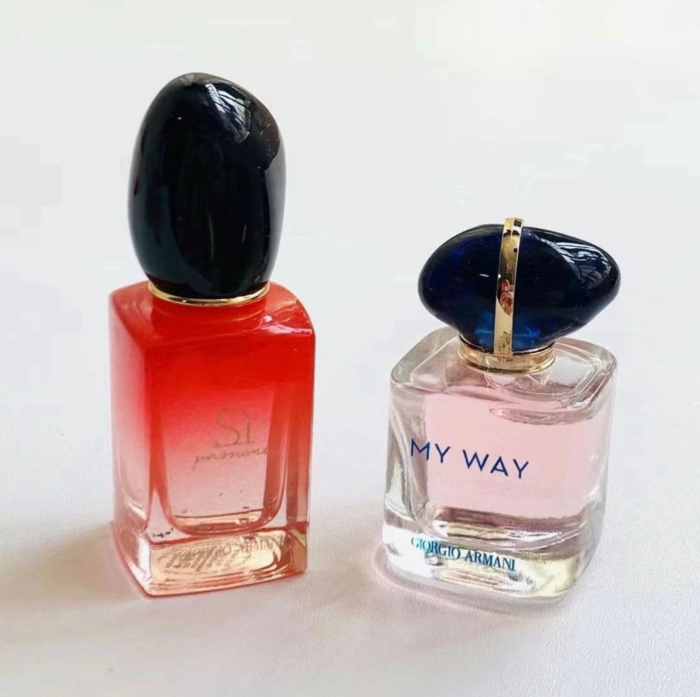 D124：Fragrance Favorites Women's Perfume Discovery Set – 12 Mini Fragrance Samples Gift Box
