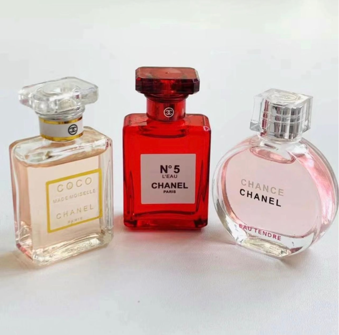 D124：Fragrance Favorites Women's Perfume Discovery Set – 12 Mini Fragrance Samples Gift Box