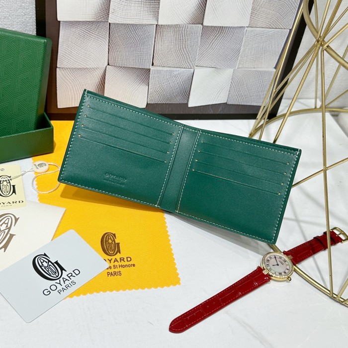 Q11：Goyard Saint-Pierre Wallet in Green Goyardine Canvas