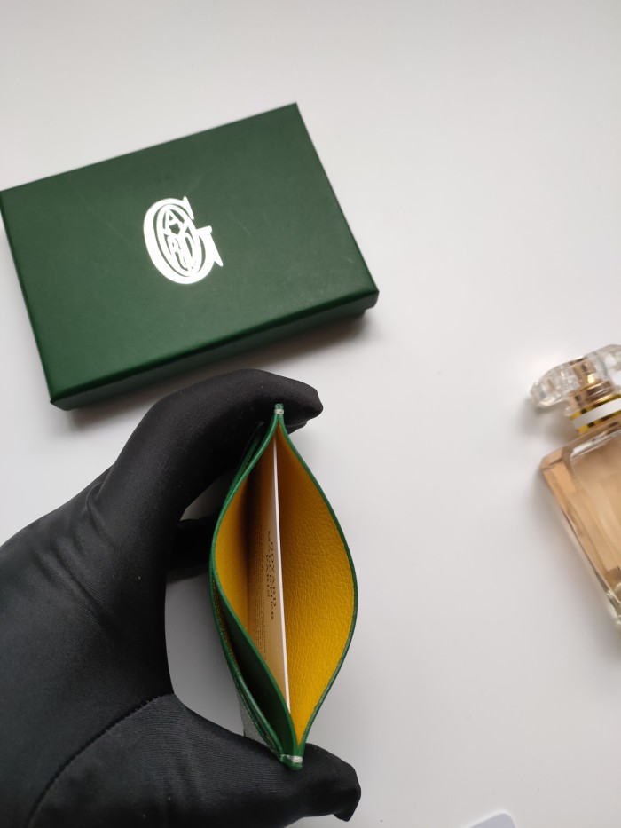 Q17：Goyard Saint-Sulpice Card Wallet Green
