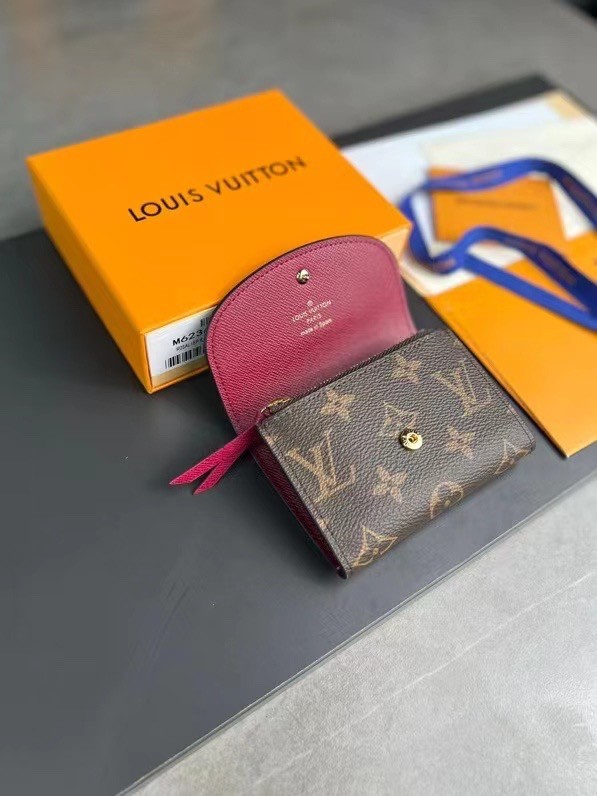 Q21：Louis Vuitton Victorine Wallet