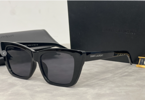 G05：Saint Laurent Square Sunglasses