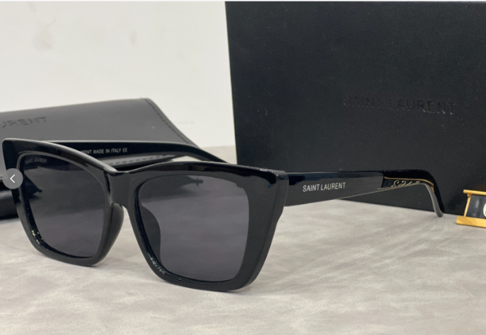 G05：Saint Laurent Square Sunglasses