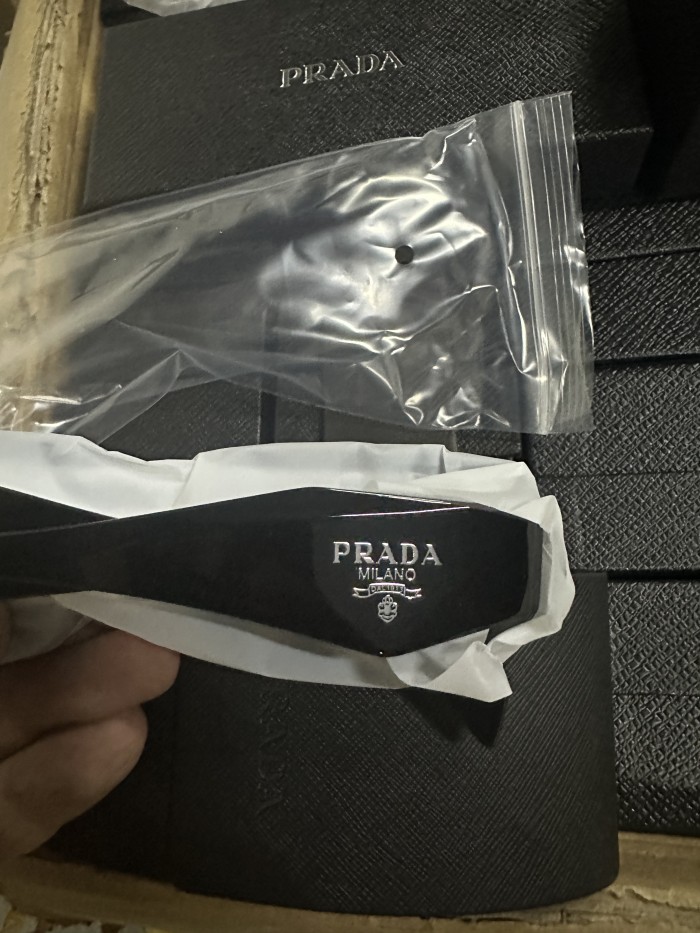 G07：Prada Square Sunglasses