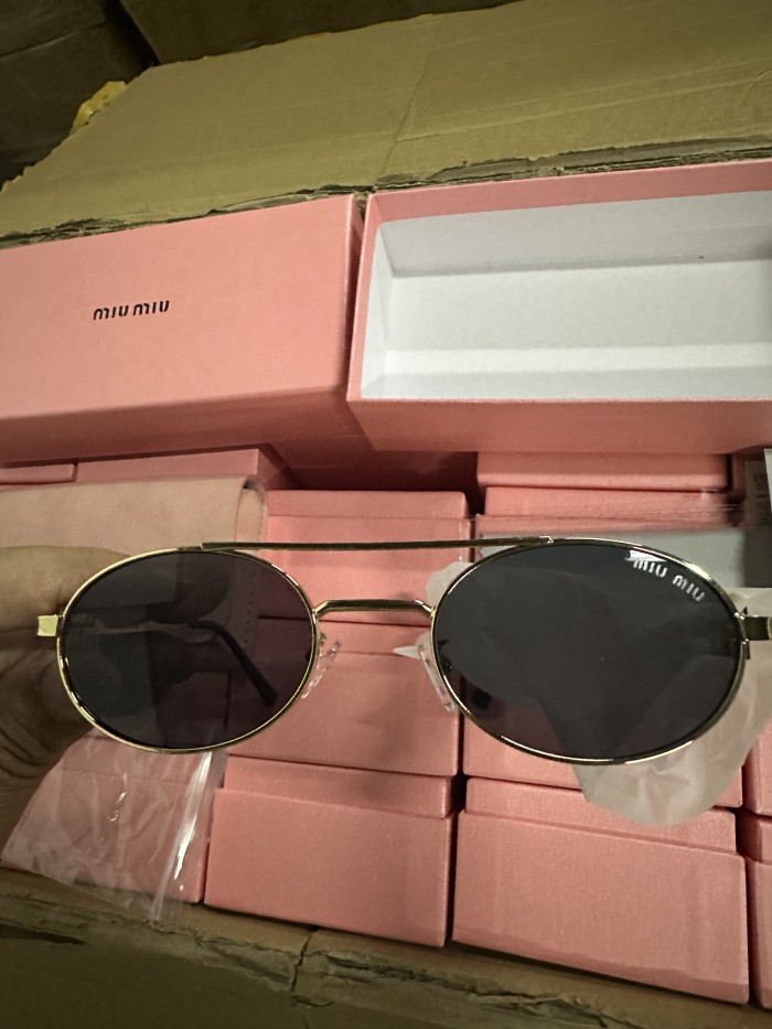 G03：Miu Miu Round Metal Sunglasses