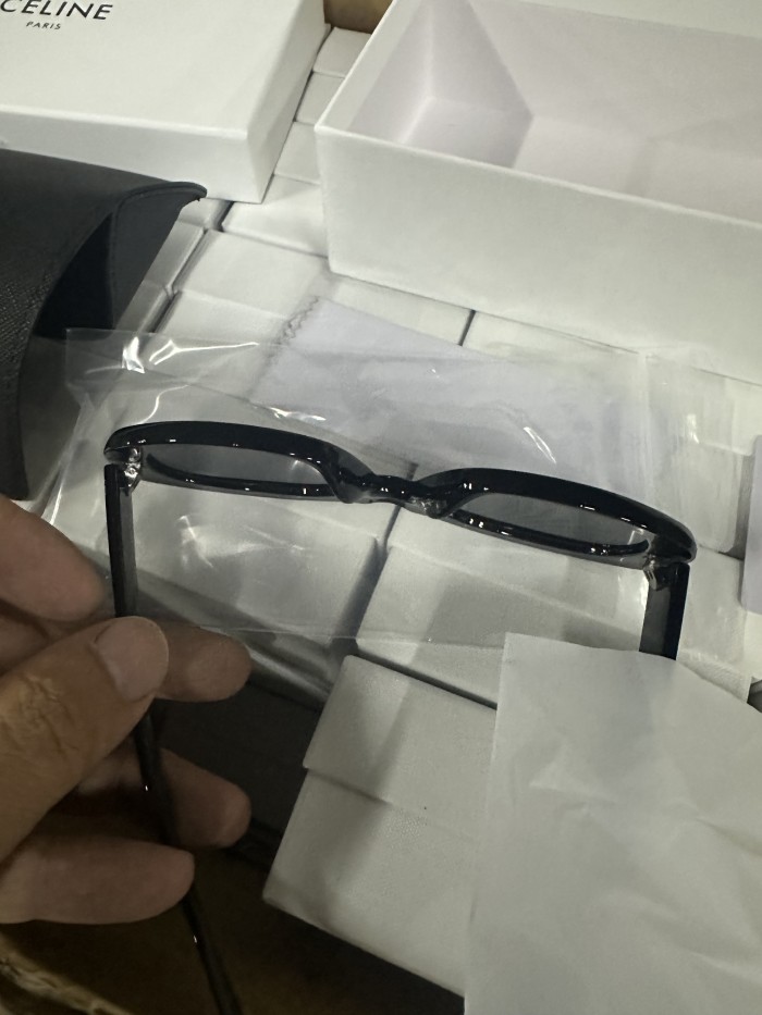 G06：Celine Oval Sunglasses