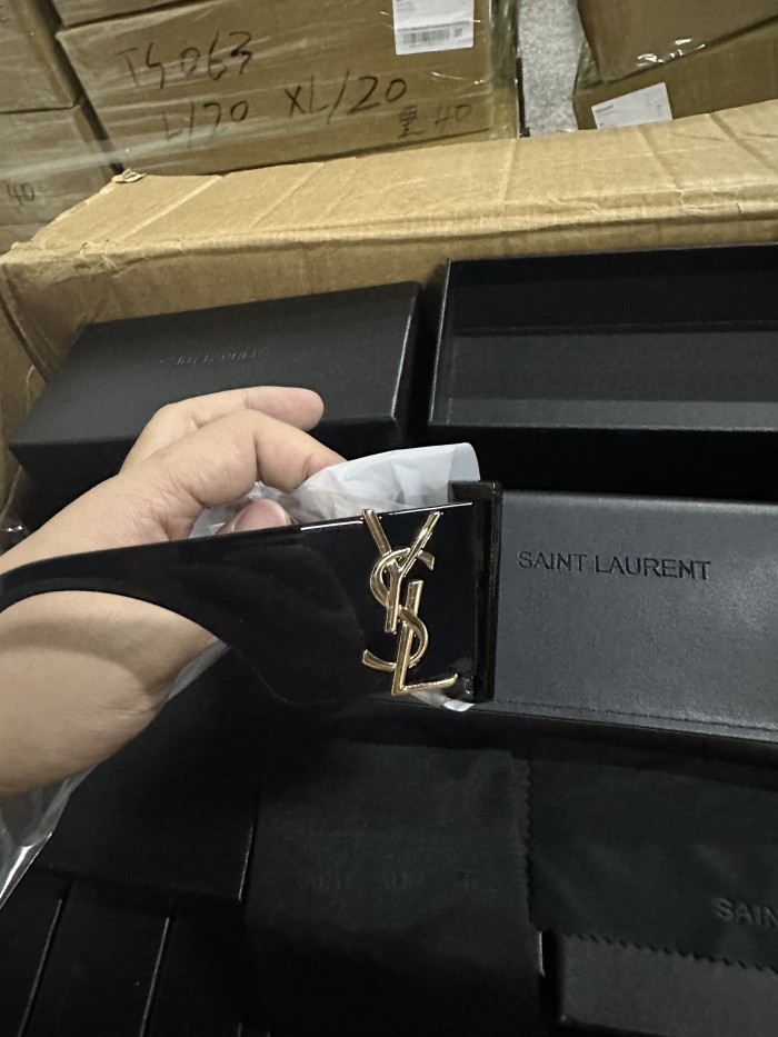 G02：Saint Laurent YSL Oversized Square Sunglasses