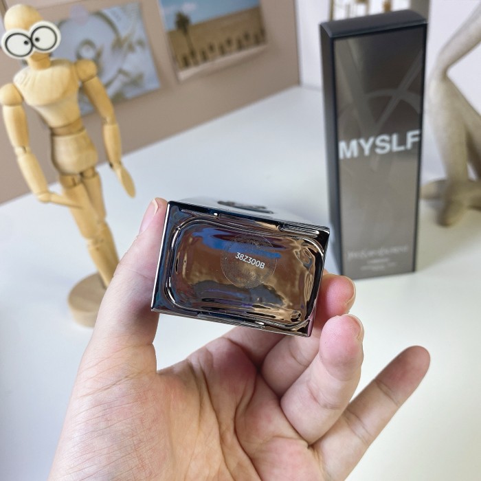 D100：Yves Saint Laurent MYSLF L’Absolu Parfum 100ml