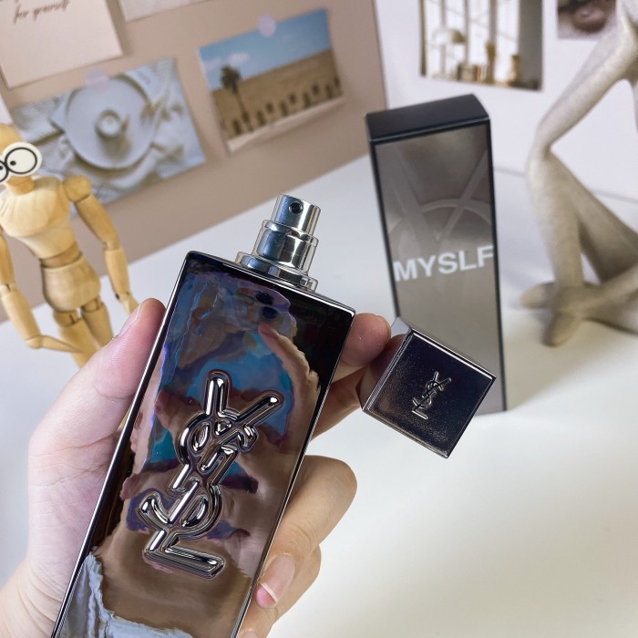 D100：Yves Saint Laurent MYSLF L’Absolu Parfum 100ml