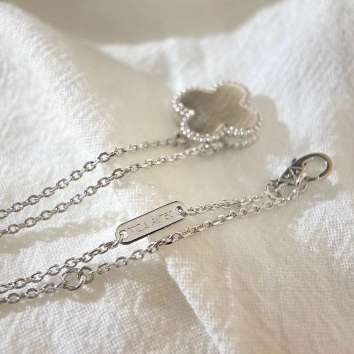 Diamond Four Leaf Grass Necklace