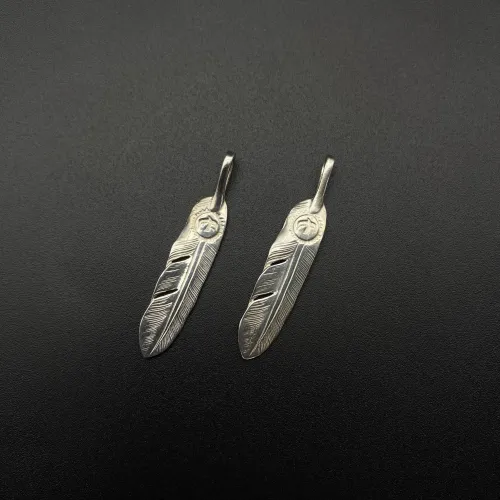 Smooth Small Feather Pendant