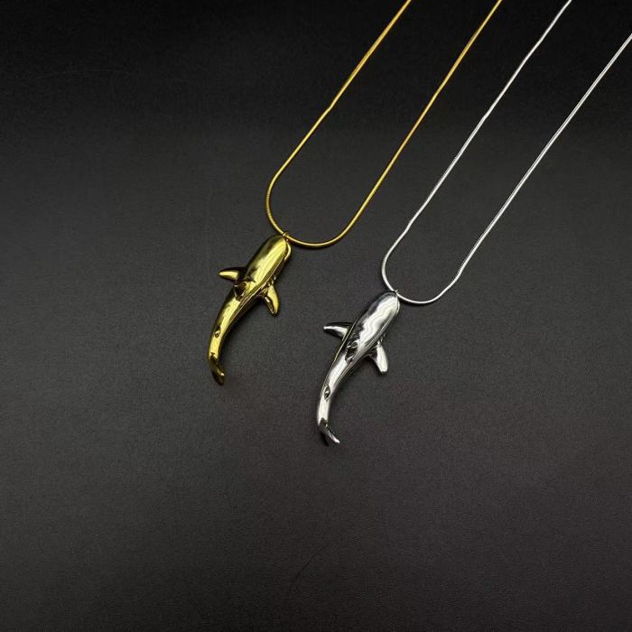 Pure 925 Silver Whale Pendant Embossed Necklace