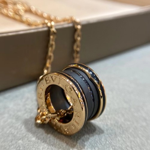 Gold Chain Black Pendant Necklace