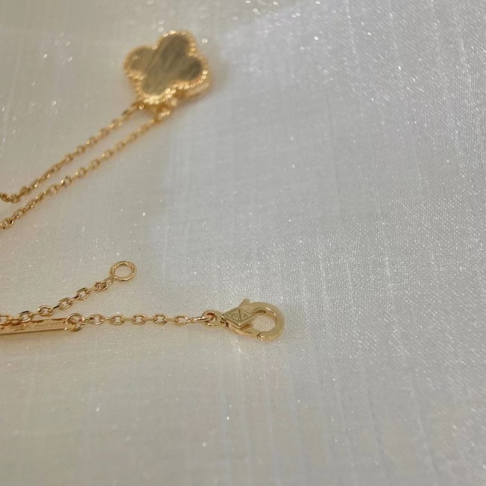 Diamond Four Leaf Grass Necklace