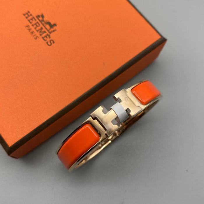 Multicolor letter H logo Bracelet