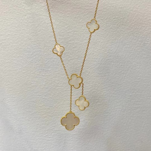 Four Leaf Grass Irregular Necklace