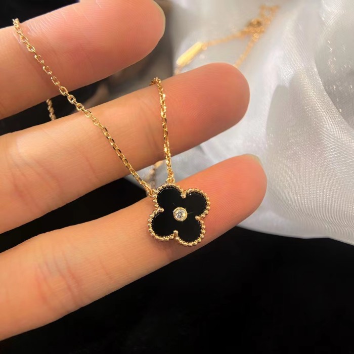 Diamond Four Leaf Grass Necklace