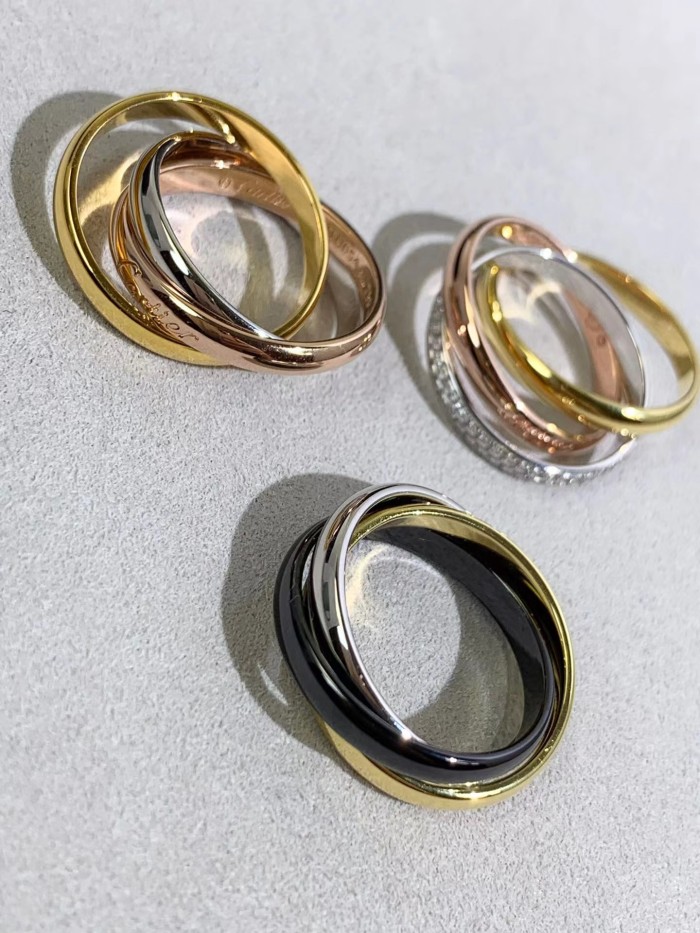 Three in 1 V gold ring