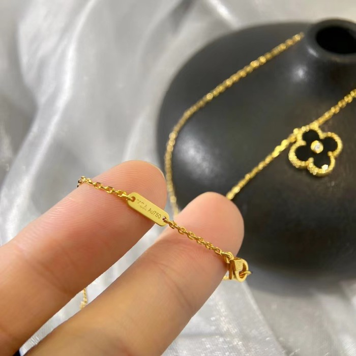 Diamond Four Leaf Grass Necklace