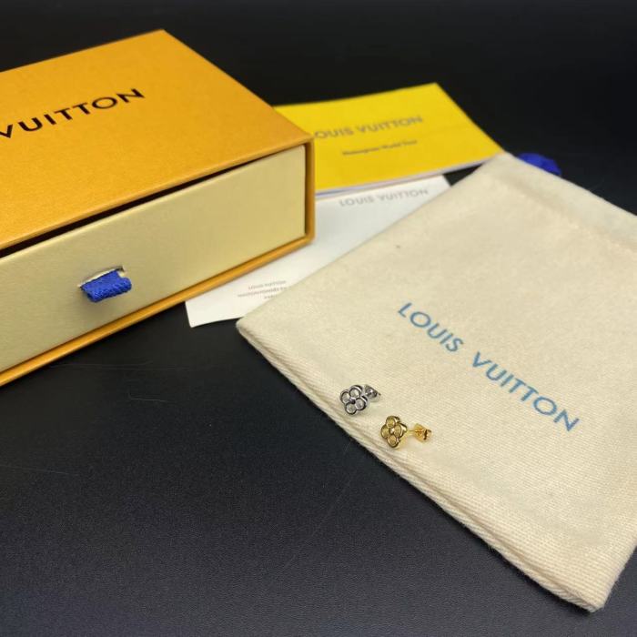 Small Clover Earrings