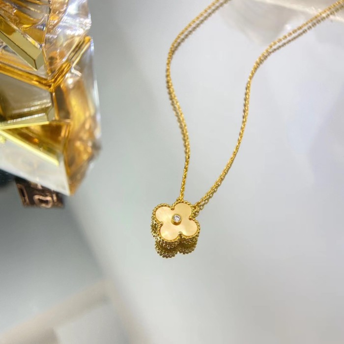 Diamond Four Leaf Grass Necklace